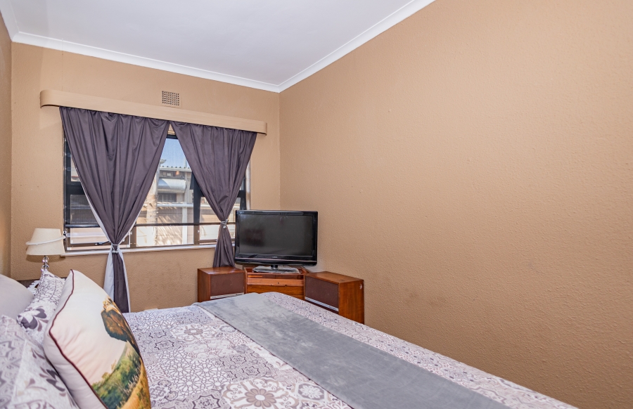 5 Bedroom Property for Sale in Peerless Park Western Cape